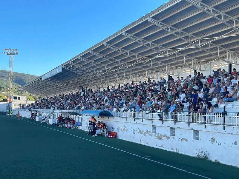 Archiu:Estadi El Clariano.jpg