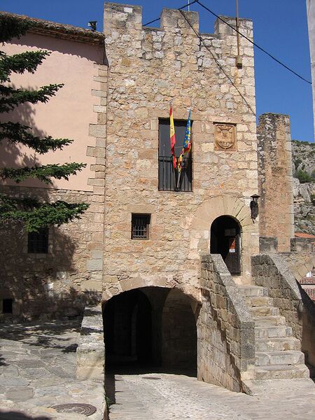 Archiu:Ayuntamiento Alpuente.jpg