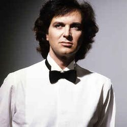 Camilo Sesto, cantant valencià de proyecció internacional