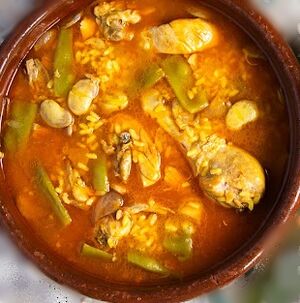 Arroz caldoso de pollo conejo.jpg