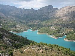 El riu Guadalest en el pantà de Castell de Guadalest